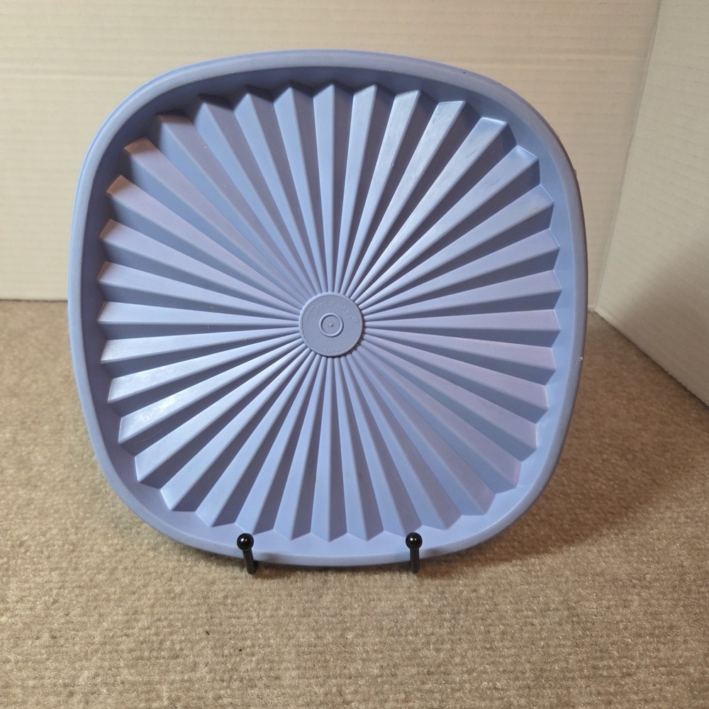 Tupperware Periwinkle Blue Sunburst Square Lid Replacement Seal 837-4 8.25in